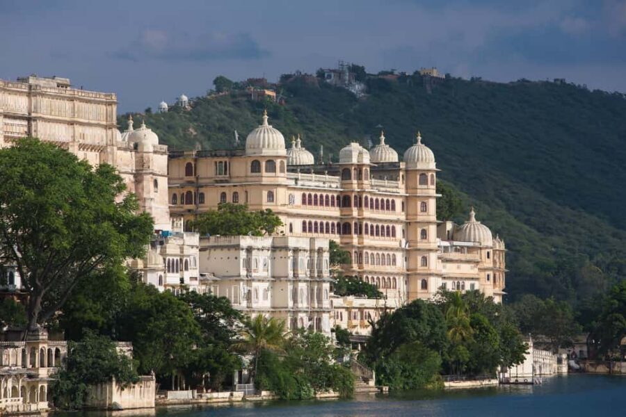 Udaipur Private Half/Full Day Sightseeing Tour by Car+Guide - Jagdish Temple: Indo-Aryan Architecture and Temple Etiquette That Matters