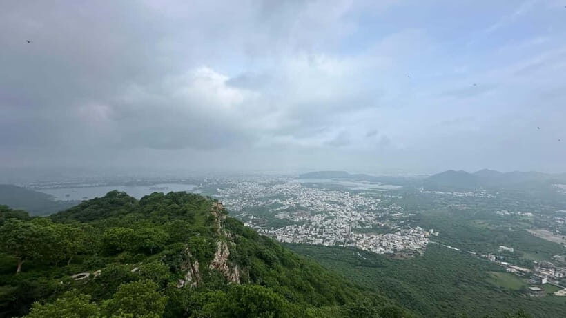 Udaipur: Sajjangarh Monsoon Palace Day Trip with Tickets - Optional Photo Stop on the Way Down: When It Works