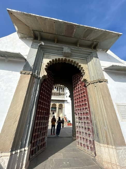 Udaipur: Sajjangarh Monsoon Palace Day Trip with Tickets - Pickup in Udaipur City: Smooth Start, English Driver, AC Ride