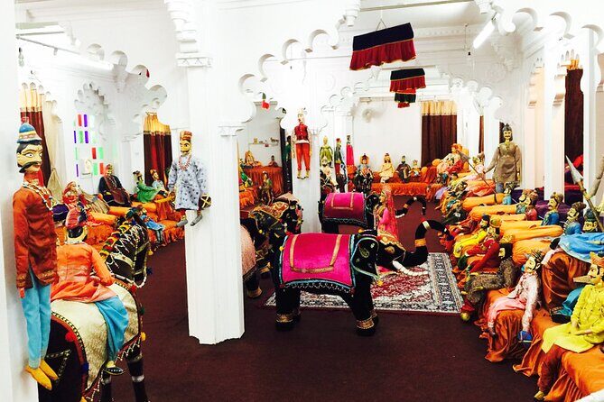 Udaipur Shopping Tour with Pickup and Drop Off - Bapu Bazaar to Chetak Circle: From Practical Finds to Specialty Emporiums