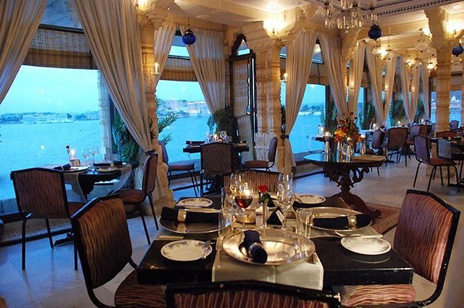 Udaipur Sightseeing Tour with Jagmandir Boat ride and City Palace - A Half-Day Udaipur Hit: City Palace, Jagdish Temple, Lake Pichola