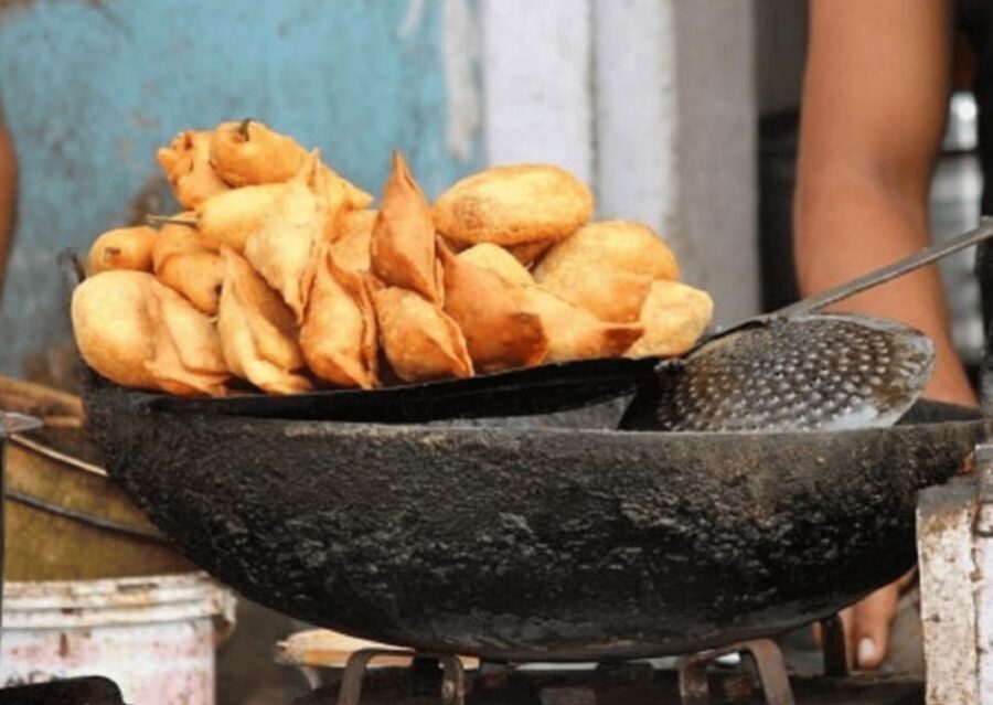 Udaipur: Street Food Crawl (2 Hours Local Food Tasting Tour) - How a 2-hour street-food crawl fits Udaipur