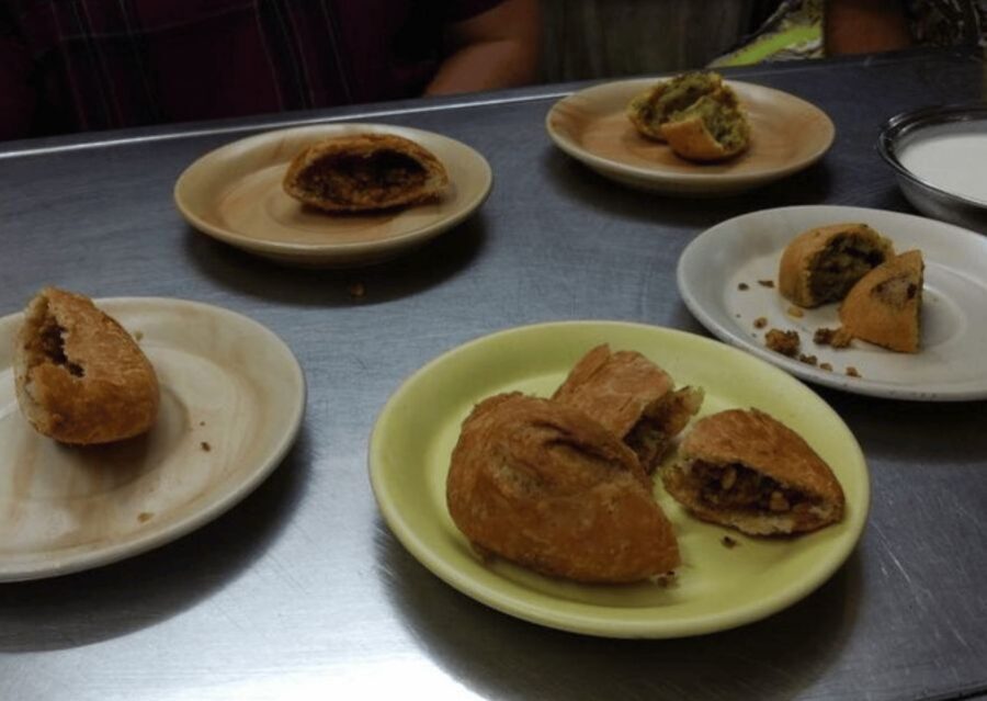 Udaipur: Street Food Crawl (2 Hours Local Food Tasting Tour) - Guide quality: what makes it feel like a real experience
