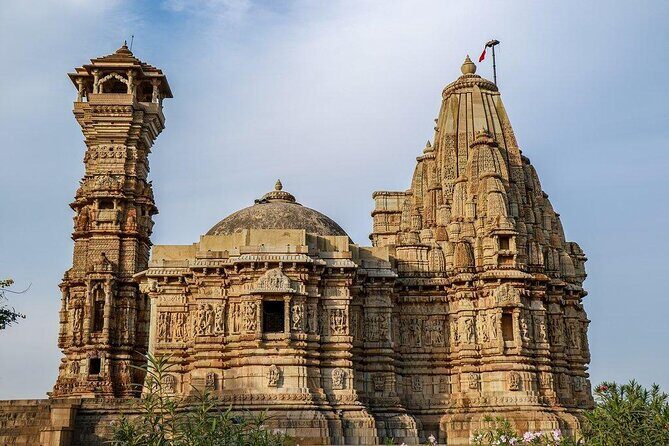 Udaipur to Jaipur via Visiting Chittorgarh Fort guide tour - How the en-route stops usually work (food, drinks, and bathroom breaks)