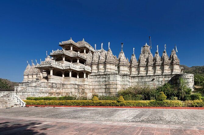 Udaipur to Jodhpur Drop with Kumbhalgarh Fort & Ranakpur Stop - Things to watch: vehicle condition, tickets, and realistic pacing
