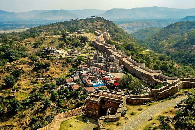 Udaipur to Kumbhalgarh and Ranakpur Full-Day Tour with Lunch - Lunch included: how to eat well without losing the day