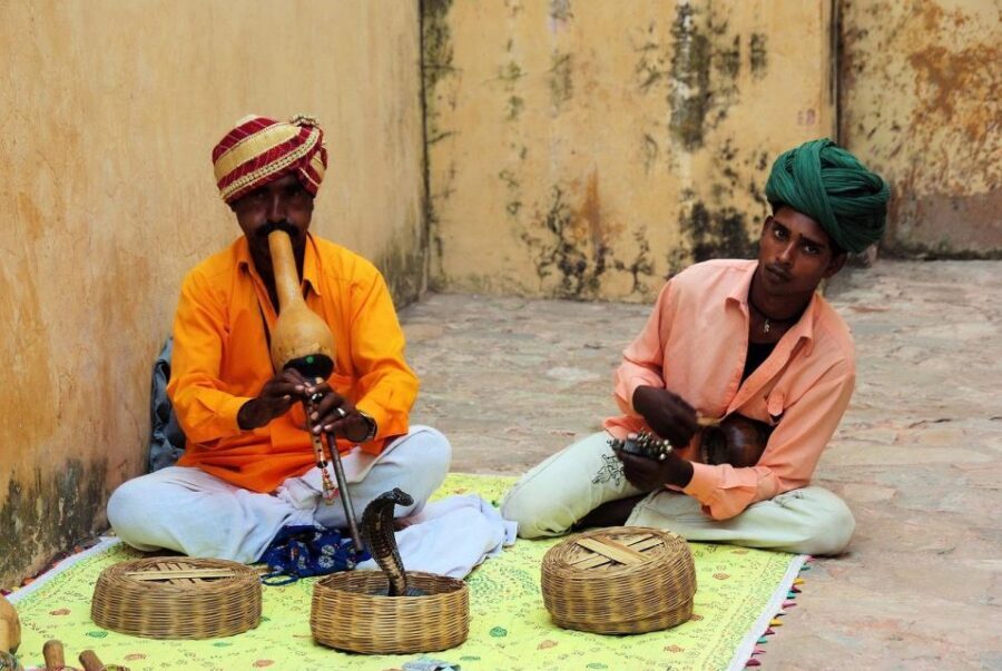 Varanasi: 3-Day Private Enchanting Varanasi - Sarnath: Dhamekha Stupa, Chaukhandi Stupa, and the archaeology museum