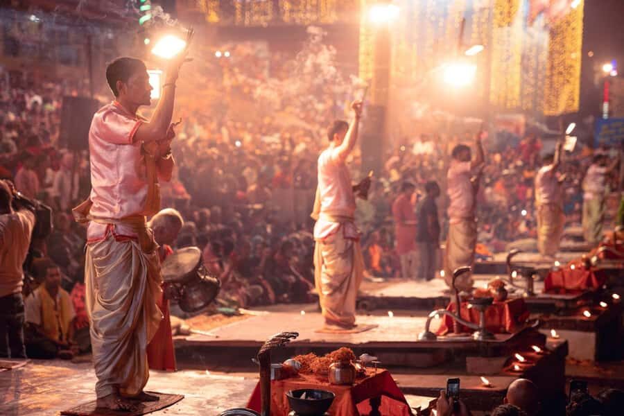 Varanasi: 3-Hour Evening Aarti Tour and Boat Ride - How the 3 hours flow: tuk-tuk pickup, boat ride, ghats, and lane-walking