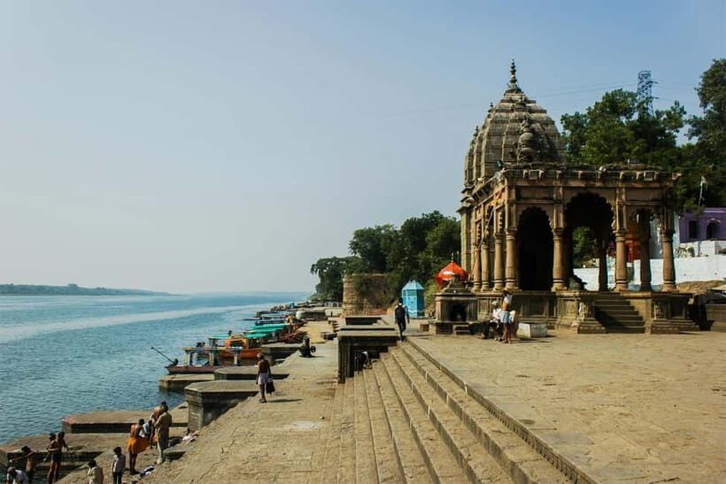 Varanasi: All-Inclusive Private Full or Half Day Trip - BHU stops: campus atmosphere and Bharat Kala Bhavan