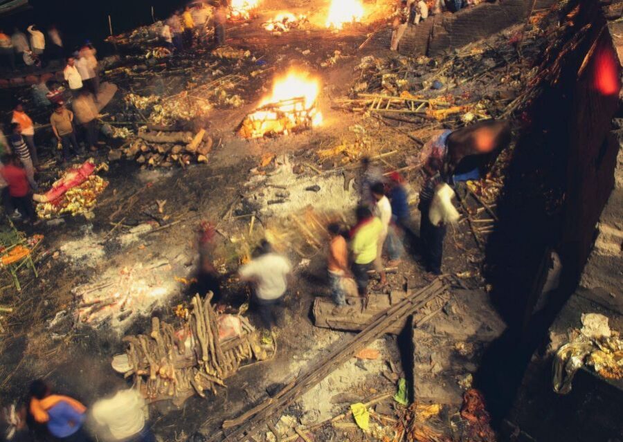Varanasi: Cycle of Life, Death, and Rebirth Guided Tour - Dashashwamedh Ghat: the oldest pull of the river