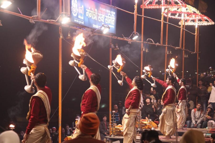 Varanasi: Ganga Arti Evening Light Ceremony on the Main Ghat - What makes the Varanasi Ganga Arti at Dashashwamedh Ghat so special