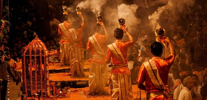 Varanasi: Half-Day City Tour & Evening Aarti with Boat Ride - Getting oriented: hotel pickup and Dasaswamedh Ghat as your starting point