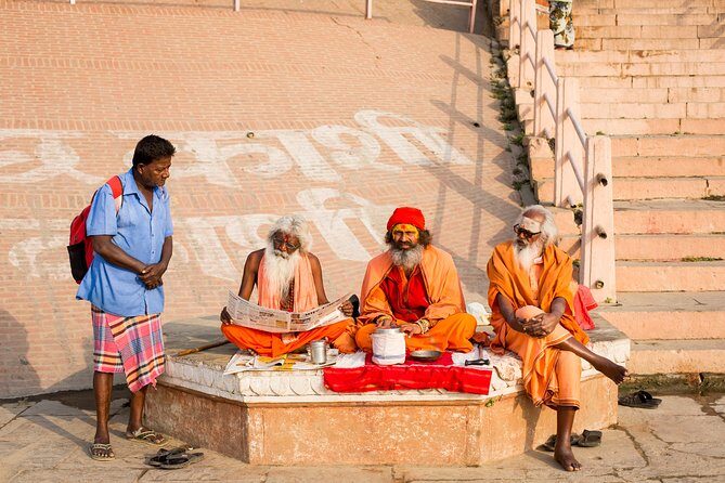 Varanasi Highlights. 1 Day Tour - Golden Hour Finale: Ganga Aarti Ceremony at Dashashwamedh