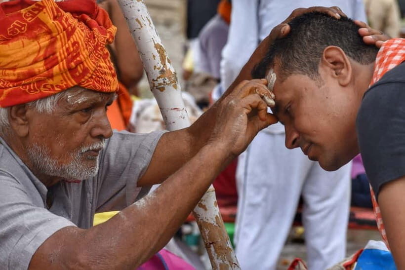 Varanasi Landmark Evening City Tour - Aarti & Boating - Assi Ghat and the guided walk: getting the river’s story