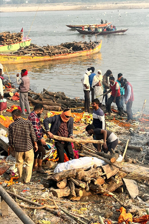 Varanasi: Manikarnika Ghat (Oldest Cremation Site) Tour - With Praveen Pathak, the Cremation Process Becomes Understandable