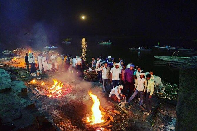 Varanasi Mysteries Walk: A Journey through Life and Death - Getting around: air-conditioned rides plus old-street navigation