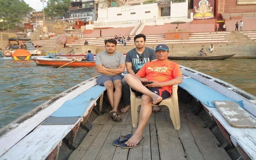 Varanasi: Night Boat Ride, Aarati Ceremony and Dinner - The Aarti Ceremony on the Ganges: Brass Lamps, Cymbals, and Singing