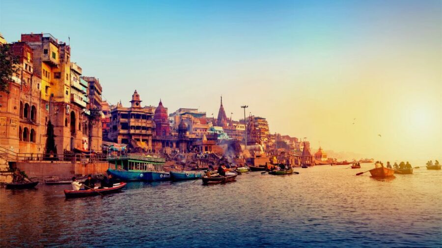 Varanasi: Night Boat Ride, Aarti Ceremony and Dinner - Price and value: what $26 buys you in this specific evening