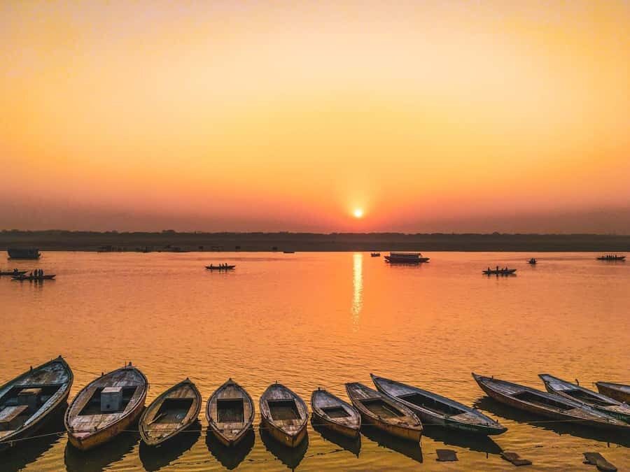 Varanasi: Private Heritage Walking Tour & Sunrise Boat Ride - Ghats as a map: how your guide helps you read the city