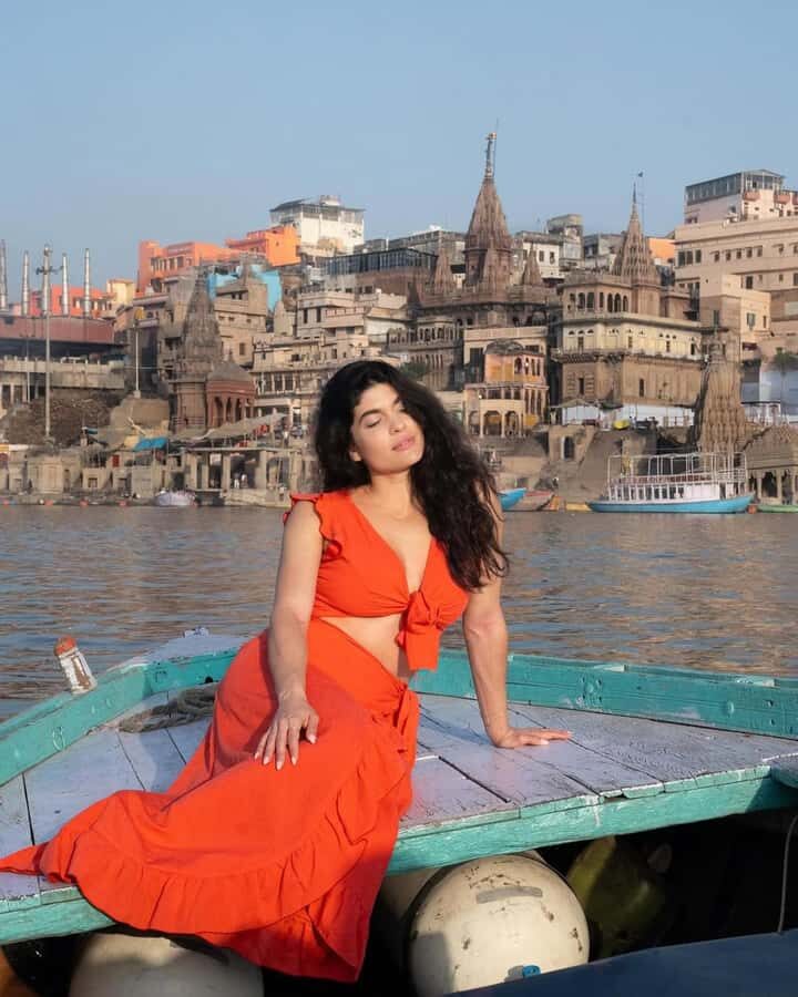 Varanasi: Private Heritage Walking Tour & Sunrise Boat Ride - Manikarnika Ghat and the cremation ritual: go in with open eyes
