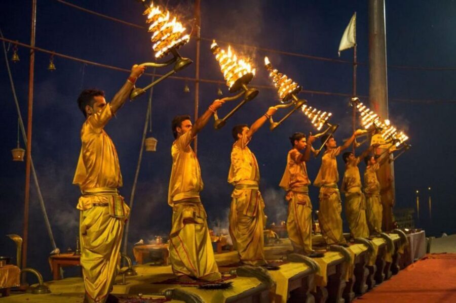 Varanasi: Private Highlights Day Trip with Ganges Cruise - Manikarnika and the cremation grounds: how to look with respect