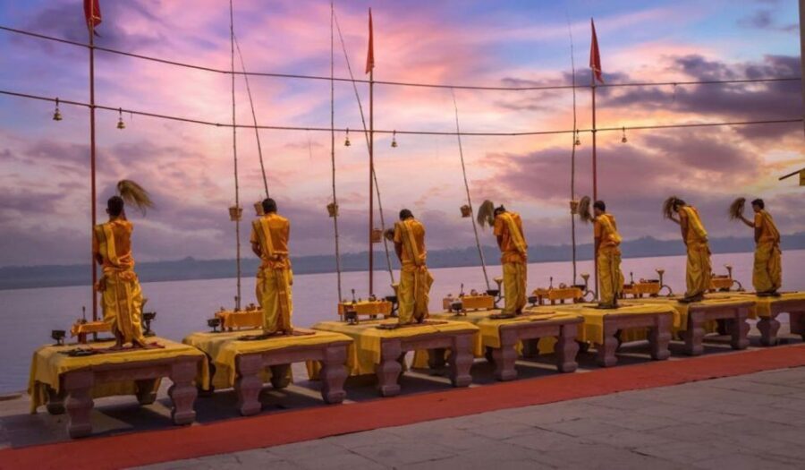 Varanasi: Private Highlights Day Trip with Ganges Cruise - Dashashwamedh Ghat and Ganga Aarti: the evening ritual that ties it together