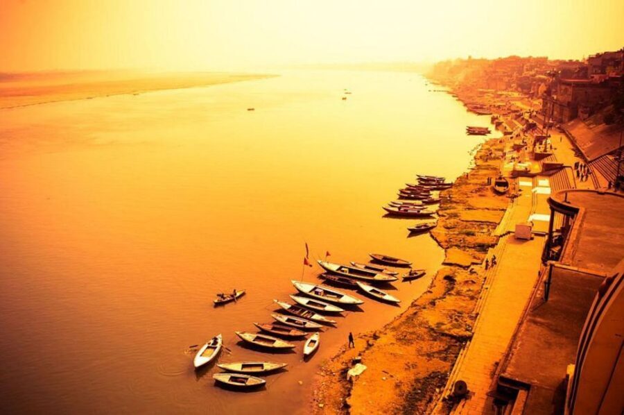 Varanasi: Private Highlights Day Trip with Ganges Cruise - Kashi Vishwanath Temple area: old lanes, sacred rules, and guided meaning