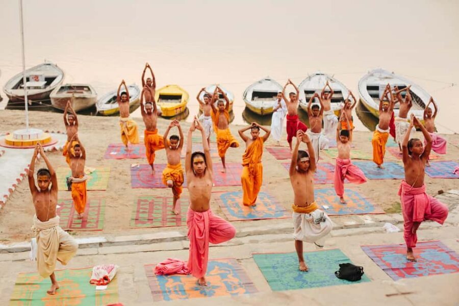 Varanasi. Sunrise & Morning Down Town. Walking Tour - Why This Varanasi Sunrise Morning Works So Well