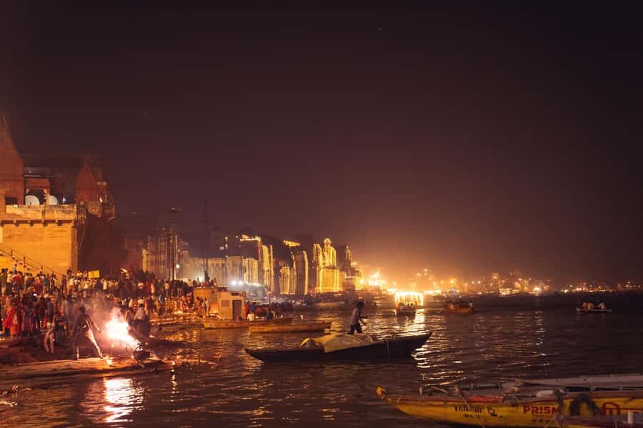 Varanasi: Sunrise walking tour with Chai & Arti Ceremony - Assi Ghat at first light: Arti and havan before you even walk