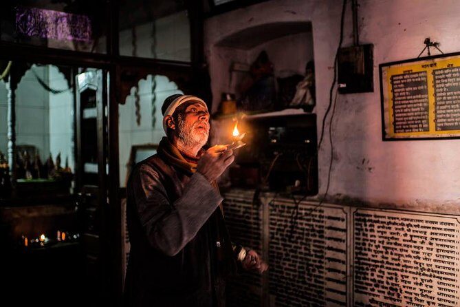 Visit to Death Hotel in Varanasi - Getting to Assi Ghat at 9:30: The tour’s easiest win