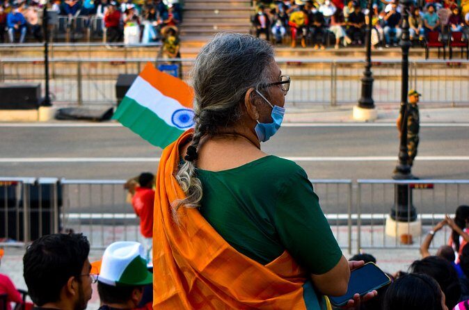 Wagah Border Ceremony Half-Day Tour - The guide experience: When the commentary turns a ride into a story