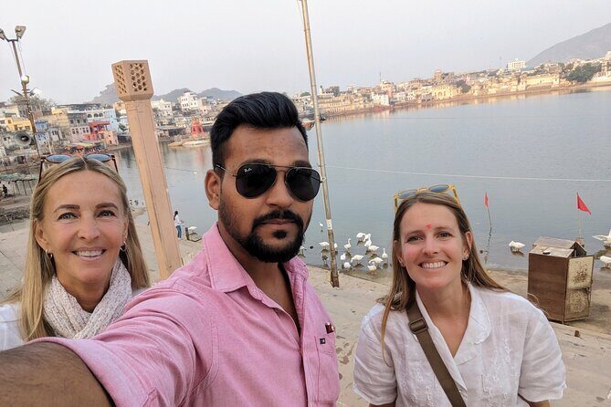 Walking Sightseeing Tour - The Shine Pushkar - Ati Prachin Shri Atamteshwar Mahadev Mandir: the oldest Shiva anchor