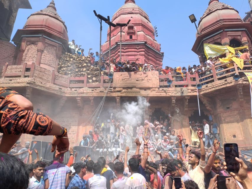 Walking Tour in the old part of the city of Varanasi - Havelis and old lanes: where the city shows its craft