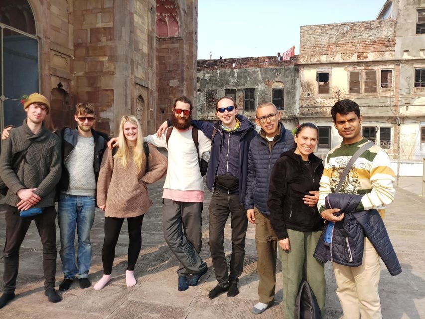 Walking Tour in the old part of the city of Varanasi - A giant mosque by the river: built after a Vishnu temple