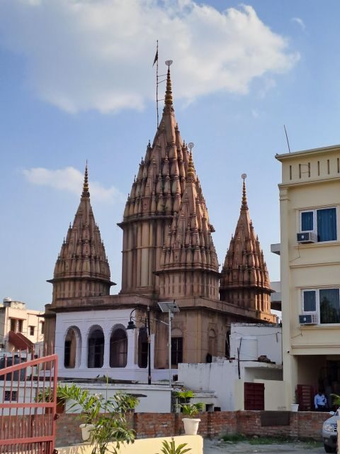 Walking Tour in the old part of the city of Varanasi - Timing, walking comfort, and what to wear