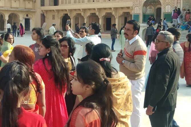 Walking Tour of Pink City (World Heritage Site) with Local Guide - Stop 1: Hawa Mahal Palace of Wind in the real-world lane setting