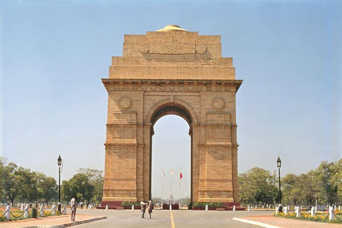Wonderful Old & New Delhi sightseeing tour - Hotel Pickup and a Chauffeur-Guided Start in New Delhi