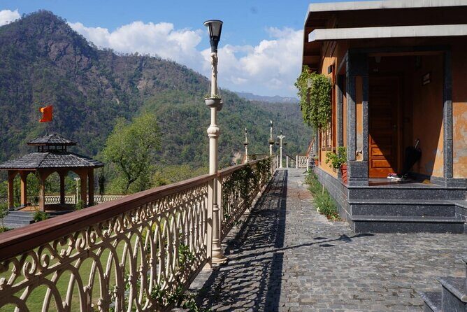 Yoga Retreat in India at Abhayaranya Yoga Ashram, Rishikesh - Your days outdoors: Patna Waterfalls at 6:00 am